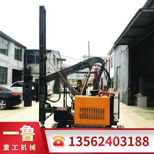 小四輪打樁機